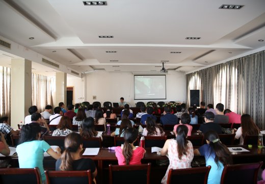 郑州市电子信息工程学校组织开展党课学习活动