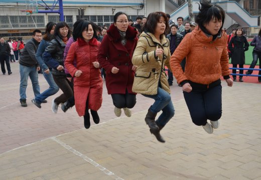 英姿飒爽的女教师们