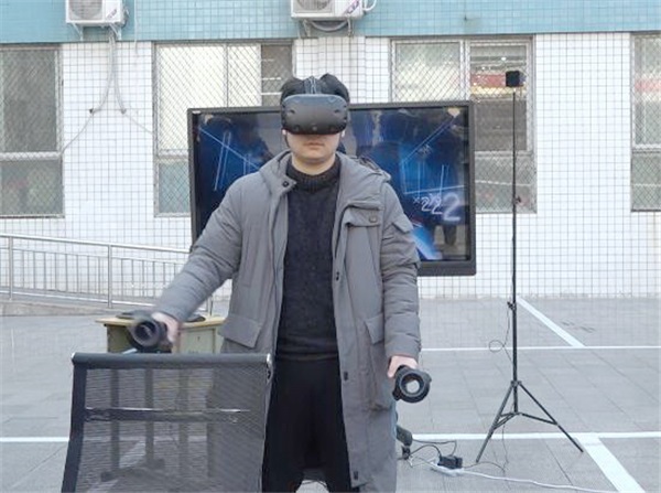 2VR实训设备走出实训室.jpg